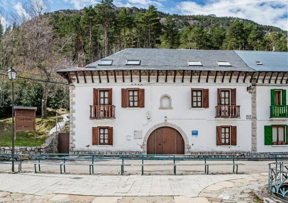 Albergue De Canfranc Estacion エクステリア 写真