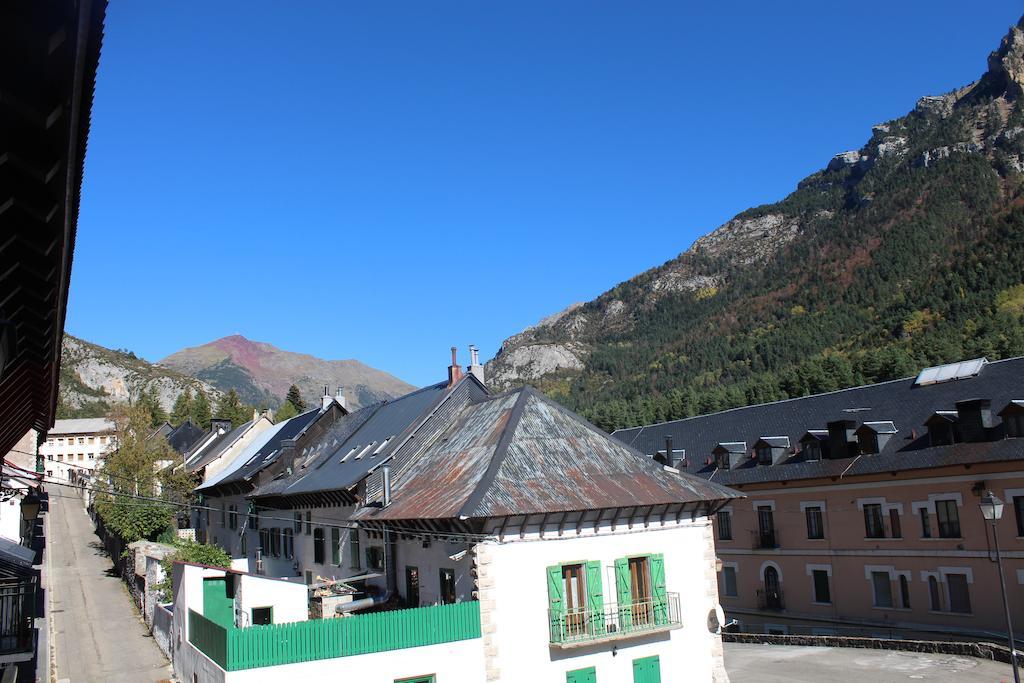 Albergue De Canfranc Estacion 部屋 写真