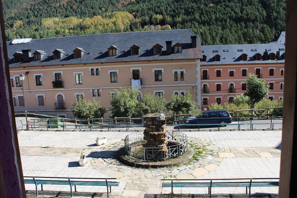 Albergue De Canfranc Estacion 部屋 写真