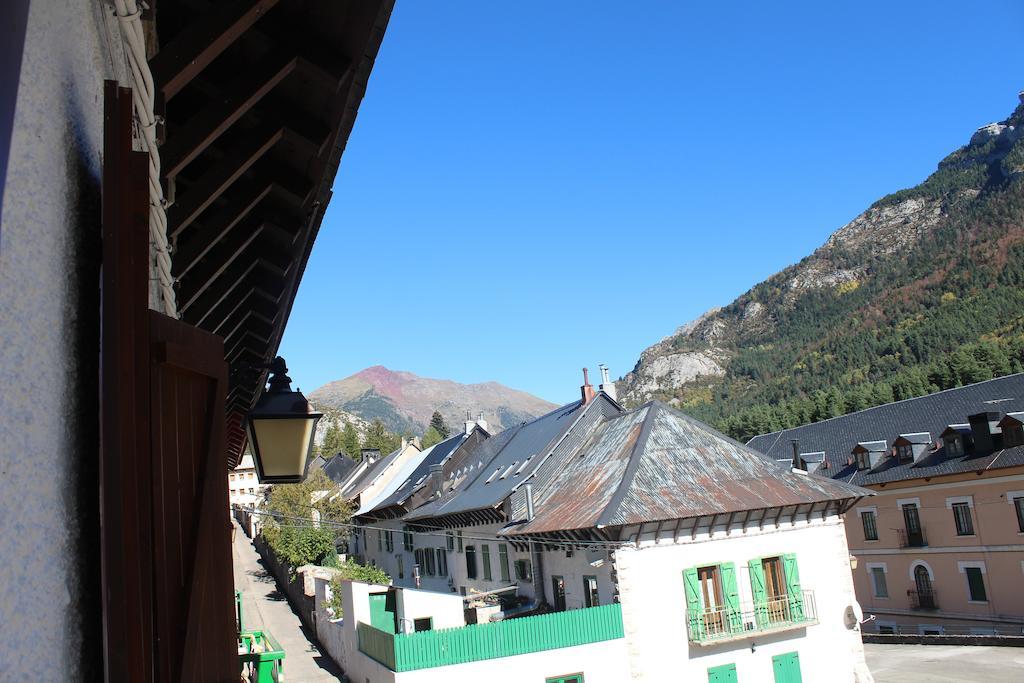 Albergue De Canfranc Estacion 部屋 写真